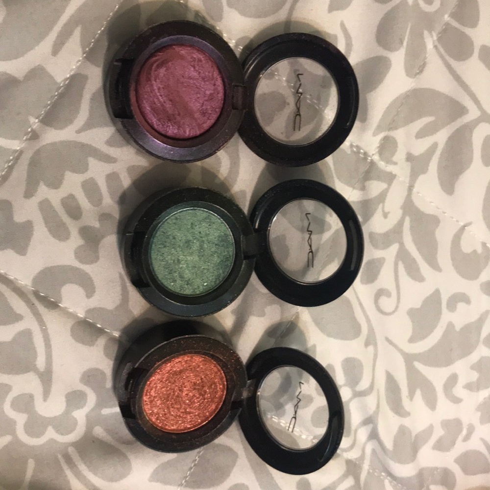 Mac 3 eyeshadows!!!
